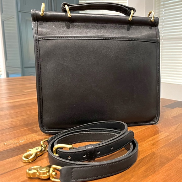 Vintage COACH Willis Bag, Black No. 9927 - Picture 5 of 16